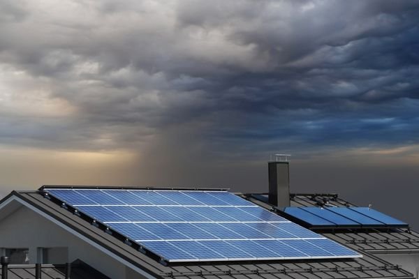 Energia Solar em Dias Nublados: Como Maximizar a Eficiência