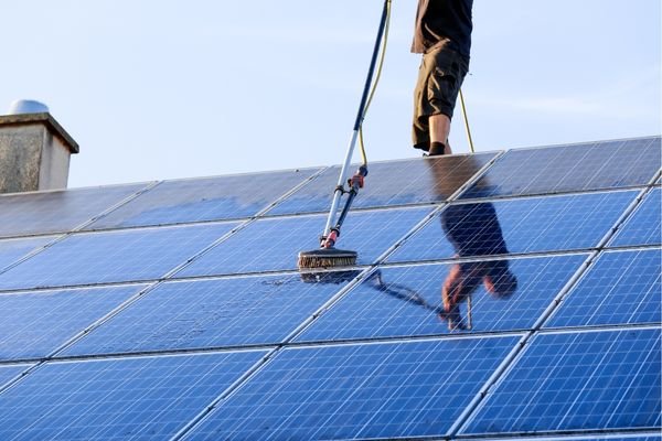 Manutenção Preventiva de Sistemas Solares: Dicas e Truques