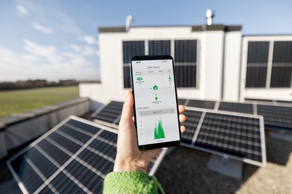 Monitoramento de Sistemas Solares: Ferramentas e Técnicas para Acompanhar o Desempenho